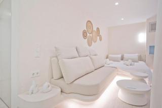 Radiant Voula Studio, a stone's throw from the Sea - 0