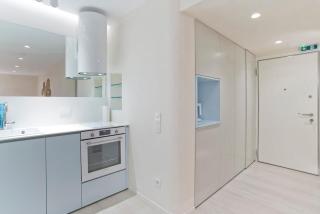 Radiant Voula Studio, a stone's throw from the Sea - 4