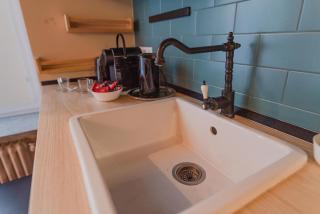 Secret Family Escape - Cozy Arched Flat - 3