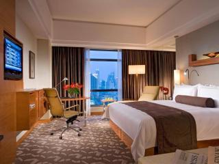 Swissôtel Grand Shanghai - Stroll down West Nanjing Road and soak in downtown Shanghai vibrancy - 2