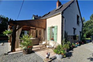 3 Bed Cottage Sleeps 6 - Enclosed Patio -Fireplace - 4