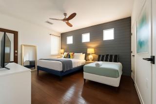 2 Story Holiday Home with Pool- Featured on TV, 3BR 3BA Beauty - 8