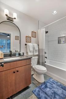 New Bright Modern Townhome with Rooftop & Garage - Nashville - 2