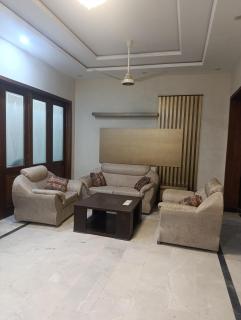 Guest House & Apartments Johar Town near Emporium & Expo - 6