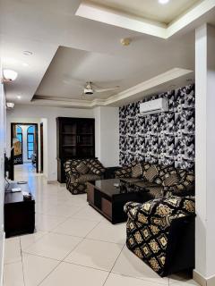 Romaro, Where Luxury Meets Comfort - 3