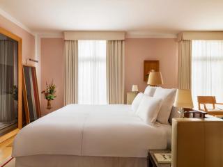 Hôtel Le Royal Monceau Raffles Paris - 1