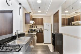 Chic 4-Sleeper near JBR Beach & Dubai Marina Mall - 7