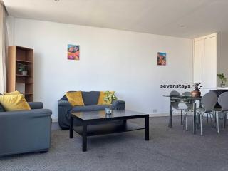 City Skyline Stay in Iconic Rotunda, 2Bedroom 2Bathroom Apartment - 2