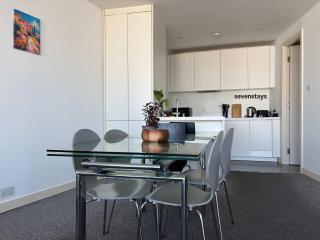 City Skyline Stay in Iconic Rotunda, 2Bedroom 2Bathroom Apartment - 8