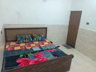 Shri Ram Janam Homestay 300 Meter from Ram Mandir - 9