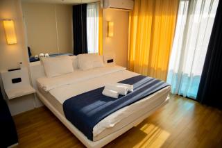 Sunny Sea View Aparthotel in Orbi City Batumi - 9