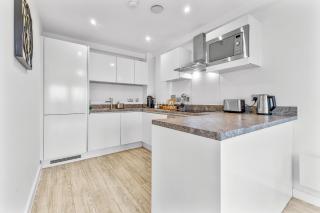 Modern 2BR Urban Nest In Salford, Manchester for 4 - 1