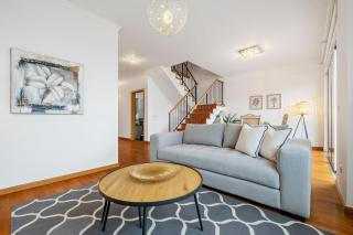 Modern Suburban Haven - 6