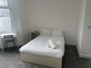 The York House 2 - 7