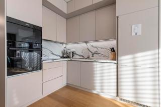 LIV Cashmere Nest w Balcony, AC & Free parking - 5