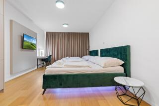 LIV Cashmere Nest w Balcony, AC & Free parking - 6