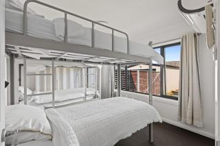 Charming home on Percy - 4