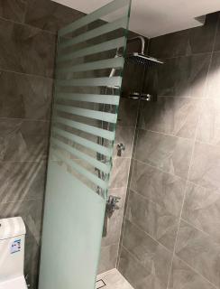 Large modern studio, perfect for long or short stays - 1