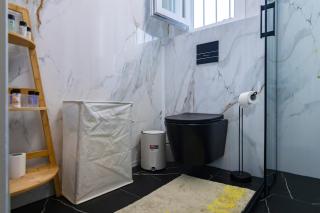 Noir Luxury 1 bedroom Atelier - 8