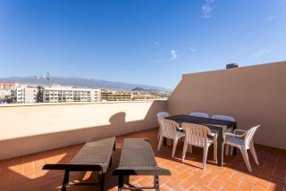 Home2Book Modern Retreat with Pool Terrace - 8