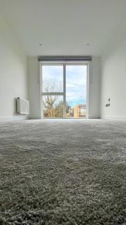 Huge 3 Bedroom Apartment near Queens Park - 3