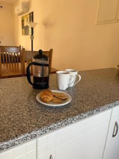 HolidayHome-Sleeps4-Poolside-Close Local Amenities - 1