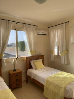 Apartment-Paphos-Poolside-Near Amenities-Discounts - 3