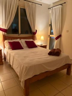 HolidayHome-Sleeps4-Poolside-Close Local Amenities - 5