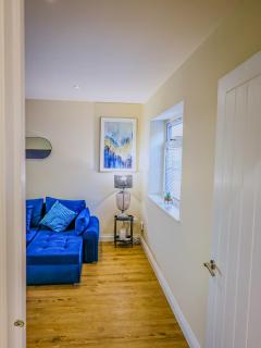 Deja Blue Luxury 3BR Home By AltoLuxoExperience Short Lets & Serviced Accommodation With Free Wifi & Parking - 6