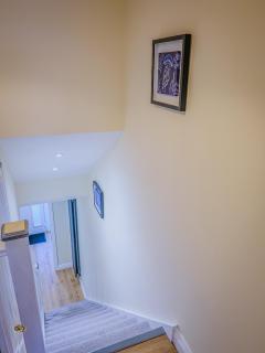 Deja Blue Luxury 3BR Home By AltoLuxoExperience Short Lets & Serviced Accommodation With Free Wifi & Parking - 1