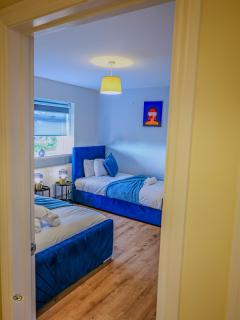 Deja Blue Luxury 3BR Home By AltoLuxoExperience Short Lets & Serviced Accommodation With Free Wifi & Parking - 3