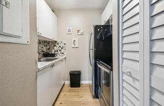 Studio retreat by the river - 9