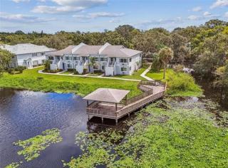 Studio retreat by the river - 1