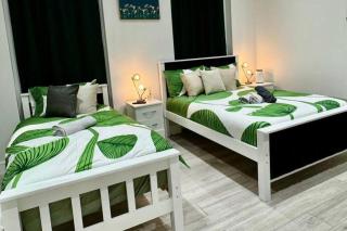 Studio Sleeps 3 near train stations - 7