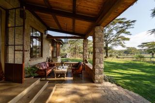 Yellow House 3-bedroom Villa In Nature - 9