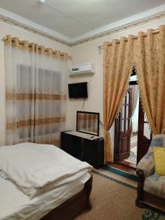 ZARIN Guest Hause B&B - 4