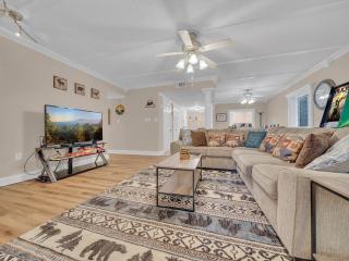 Bear Hug Hideaway #368 - Chalet Village - 8