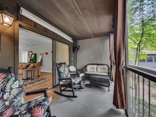 Bear Hug Hideaway #368 - Chalet Village - 2