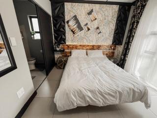 Chrome Edge Smart Apartment - 3
