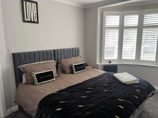 4 BRD House, with Double Parking - 4