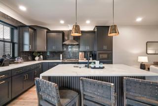 The Hangout #384 - Reagantown - 1