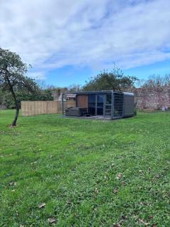 Glamping Pod with Hot Tub in Orchard - 8