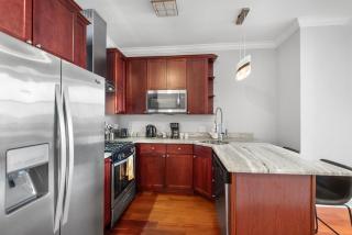 XL Studio - Modern Studio with Rooftop Pool - 8