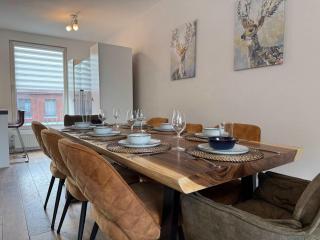 Spacious Family Home and Free Parking in Eindhoven - 1