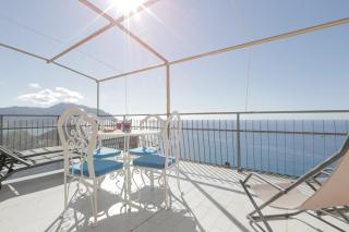 Terrace on the Sea - Garden - Sunbeds - Patio - 3