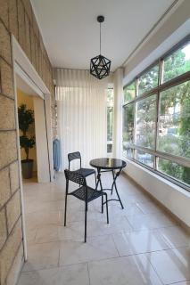 3BR Central Apt Balcony & Abdoun Bridge View - 9