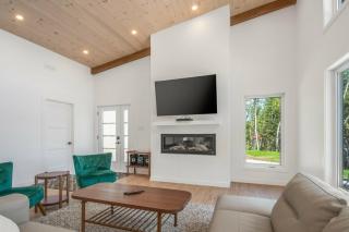 Chalet à louer au bord d'un lac avec spa - 3