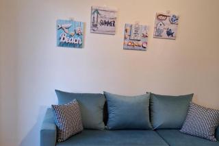 Studio - Sleeps 2 - Free Parking Balcony & Pool - 9
