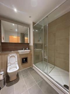 Double Bedroom with En-Suite - 2