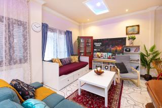 Big House for Groups Near Elevator - 1